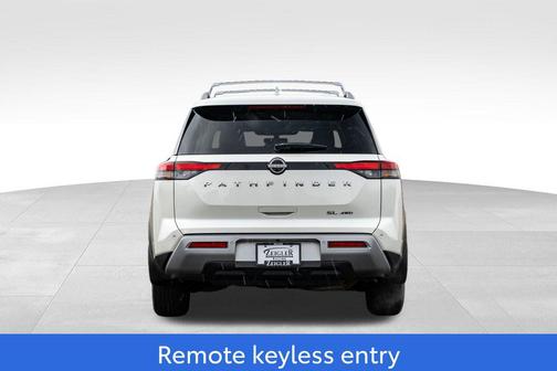 2024 Nissan Pathfinder SL 4WD
