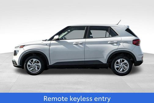 2023 Hyundai VENUE SE