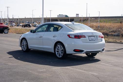 2018 Acura ILX w/Premium Pkg