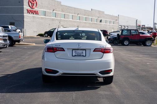 2018 Acura ILX w/Premium Pkg