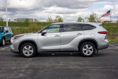 2022 Toyota Highlander L