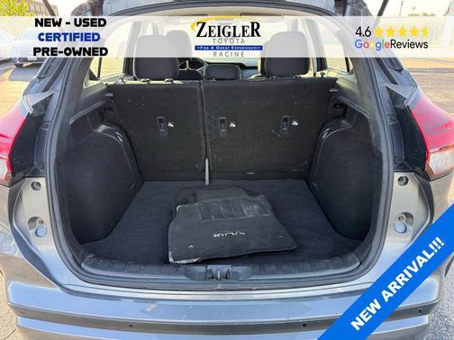 Gun Metallic 2024 Nissan Kicks S