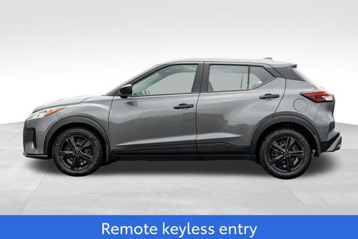 Gun Metallic 2024 Nissan Kicks S