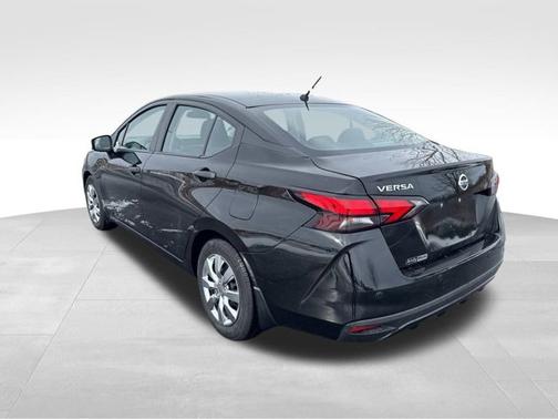 2022 Nissan Versa 1.6 S