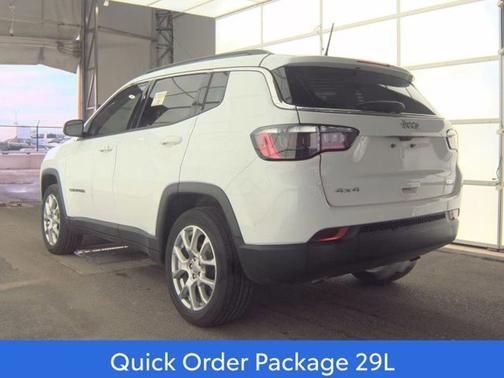 Bright White Clearcoat 2023 Jeep Compass Latitude Lux