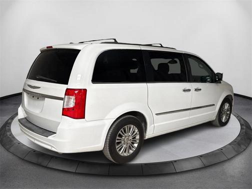 2015 Chrysler Town & Country Touring-L