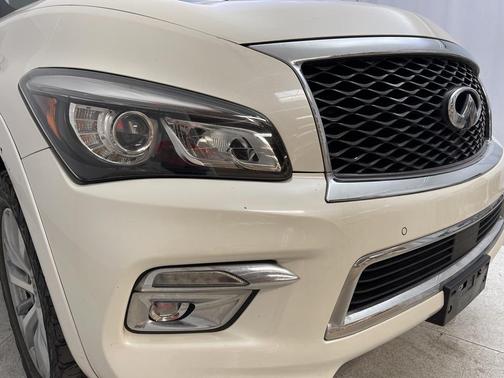 2017 INFINITI QX80 Base
