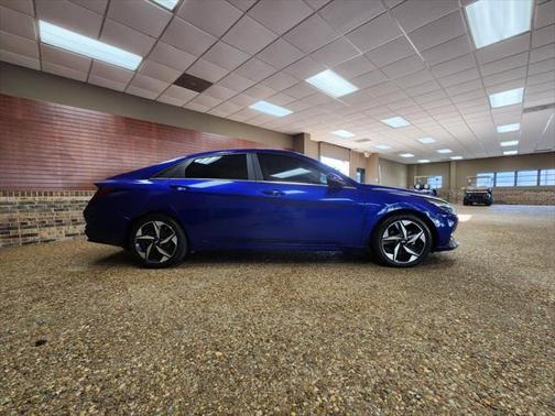 2022 Hyundai ELANTRA Limited