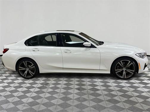 2022 BMW 330 330i