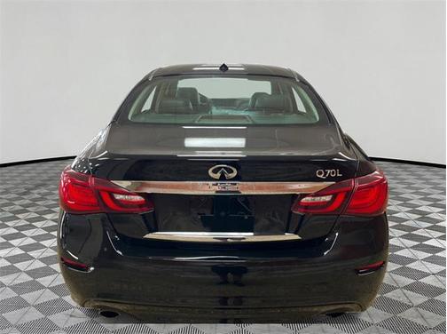 2015 INFINITI Q70L 3.7