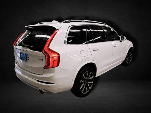 2019 Volvo XC90 T5 Momentum