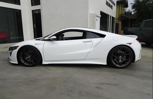 2017 Acura NSX SH-AWD Sport Hybrid