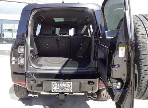 2024 Land Rover Defender 110 V8