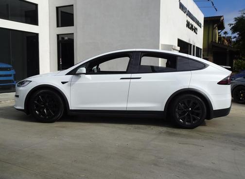 2023 Tesla Model X Standard Range