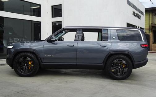 2023 Rivian R1S Adventure