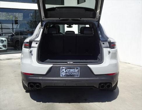 2023 Porsche Cayenne Platinum Edition