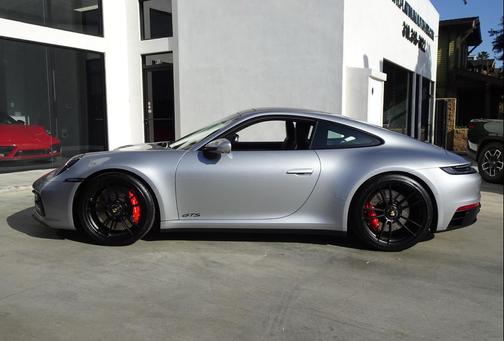 2022 Porsche 911 Carrera GTS