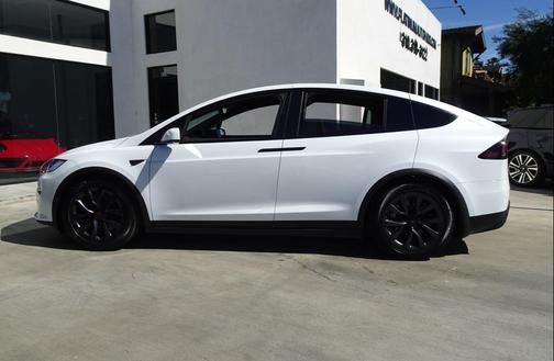 2024 Tesla Model X Long Range