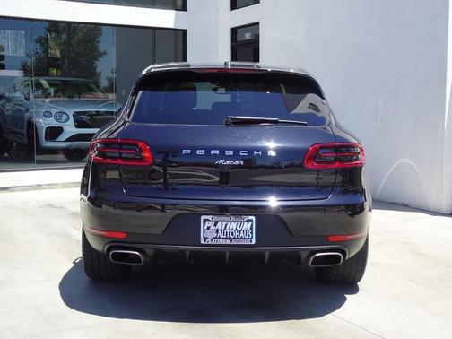 2017 Porsche Macan SUV