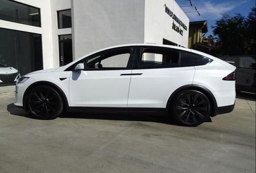2023 Tesla Model X Standard Range