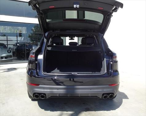 2022 Porsche Cayenne Platinum Edition