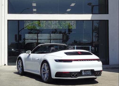 2022 Porsche 911 Carrera
