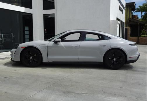 2022 Porsche Taycan Sedan