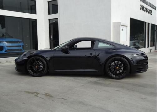 2022 Porsche 911 Carrera