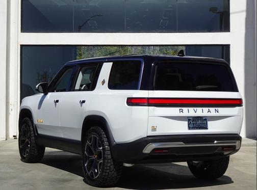 2024 Rivian R1S Adventure Quad Motor Large Pack