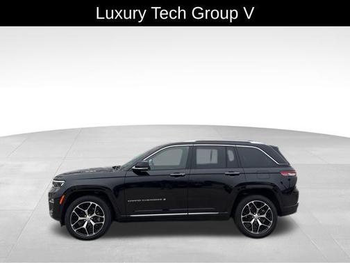 2022 Jeep Grand Cherokee Summit