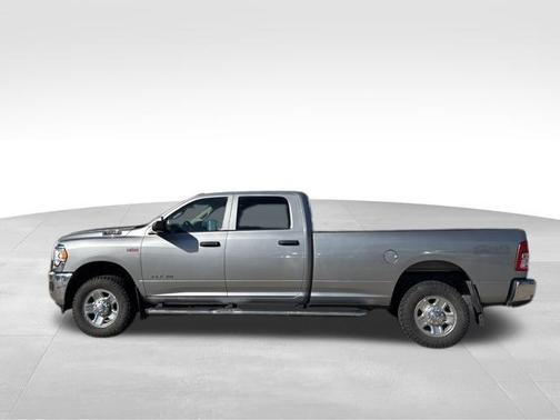 2019 RAM 2500 Tradesman Crew Cab 4x4 8' Box