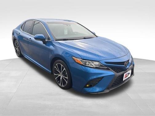 Blue Streak Metallic 2018 Toyota Camry SE