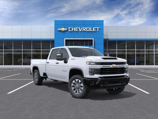 Summit White 2026 Chevrolet Silverado 2500 Custom