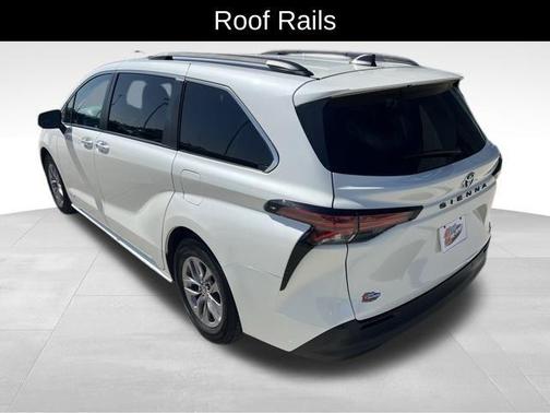 2021 Toyota Sienna XLE 8 Passenger