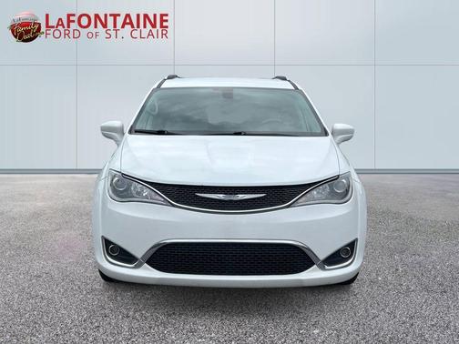 Bright White Clearcoat 2019 Chrysler Pacifica Touring-L