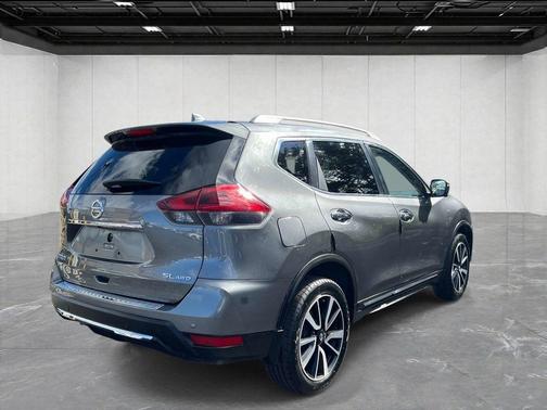 Gun Metallic 2019 Nissan Rogue SL