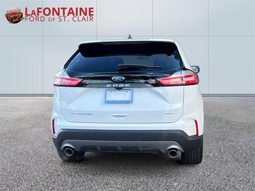 2022 Ford Edge Titanium