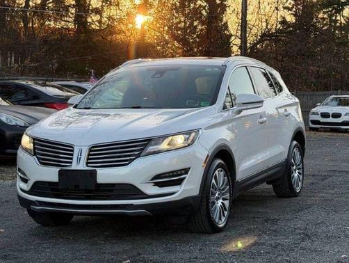 White Gold Metallic 2017 Lincoln MKC Reserve
