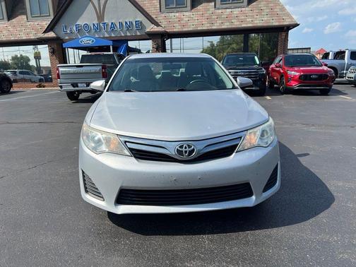 Classic Silver Metallic 2014 Toyota Camry LE