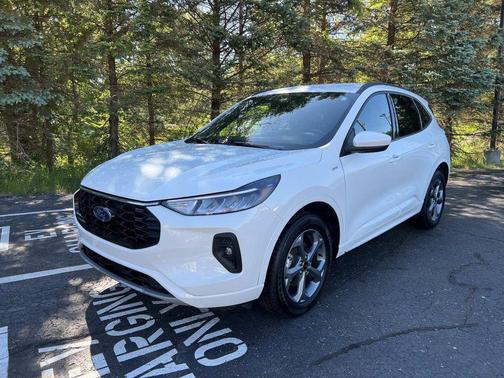 White Metallic 2024 Ford Escape ST-Line Select