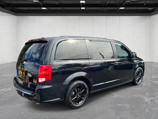Onyx Black 2019 Dodge Grand Caravan GT