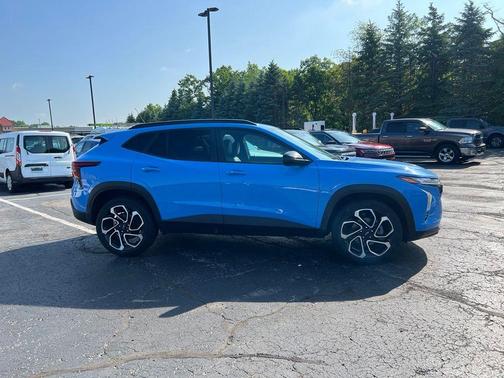 Blue 2024 Chevrolet Trax 2RS