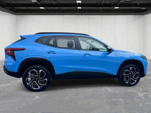 Blue 2024 Chevrolet Trax 2RS