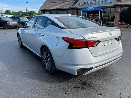 Brilliant Silver Metallic 2024 Nissan Altima 2.5 SV