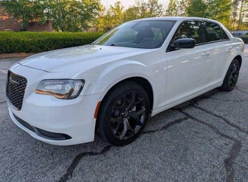 Bright White Clearcoat 2022 Chrysler 300 Touring L