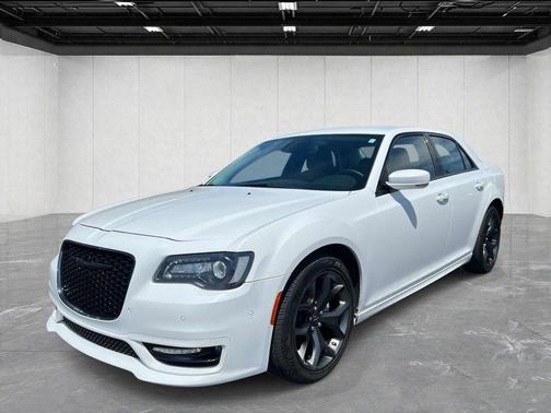 Bright White Clearcoat 2022 Chrysler 300 Touring L