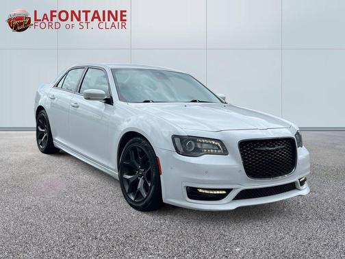Bright White Clearcoat 2022 Chrysler 300 Touring L