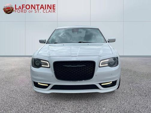 Bright White Clearcoat 2022 Chrysler 300 Touring L