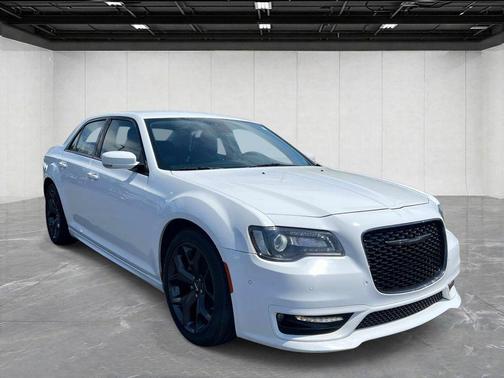 Bright White Clearcoat 2022 Chrysler 300 Touring L