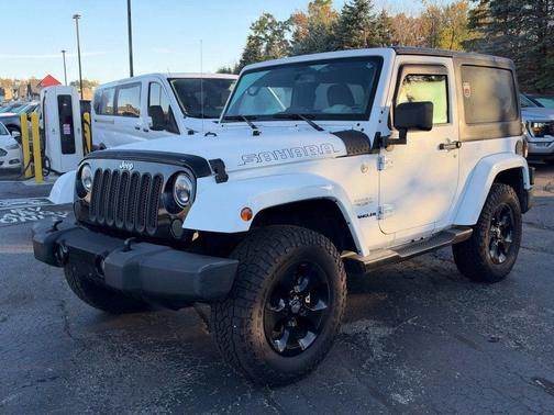 Bright White Clearcoat 2015 Jeep Wrangler Sahara